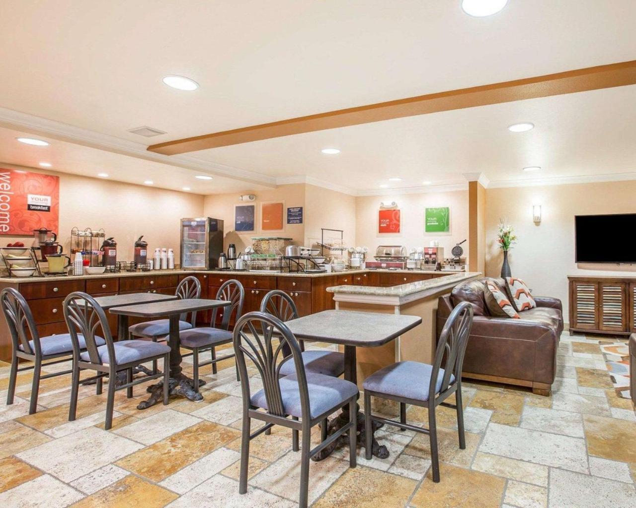 Comfort Inn&suites Hotel