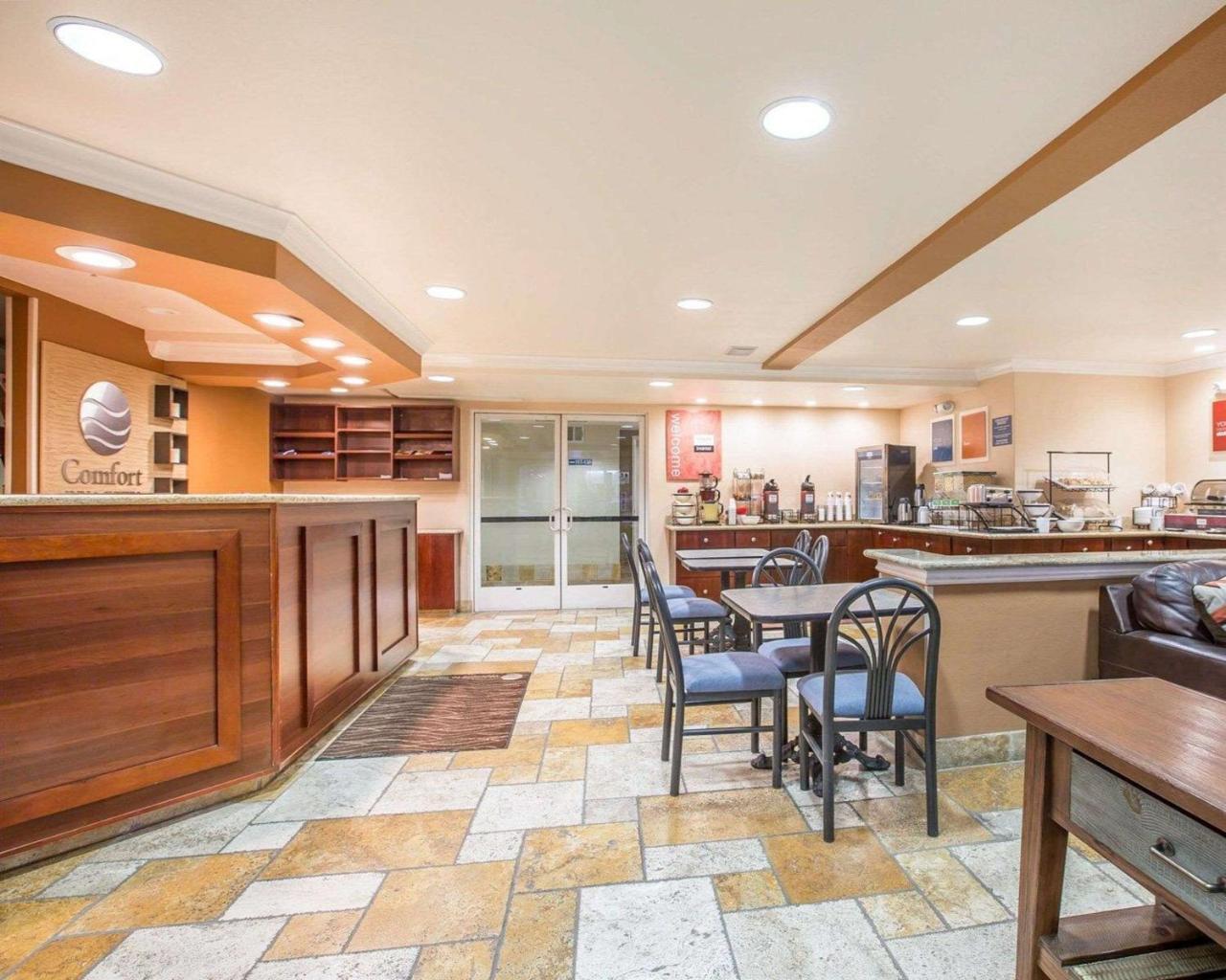 Hotel Comfort & Salinas